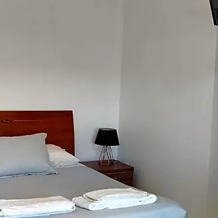 Hotel Miranda Do Douro מלון 2*