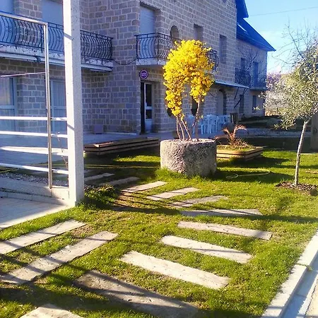 Отель Hotel Miranda Do Douro